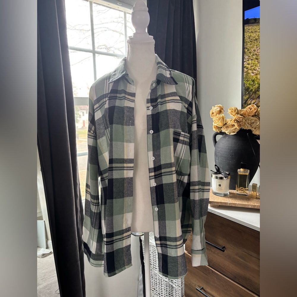 SHEIN Green Plaid Button Down Shirt - Picture 3 of 5